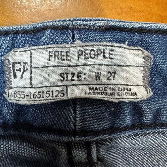 Free People Jeans Womens 27 Blue Skinny Dark Wash Stretch Distressed - Picture 2 of 13